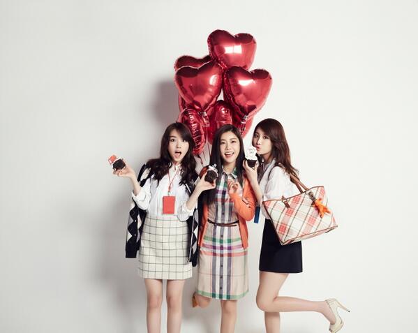 [รูป] Minah , Sojin &amp; Yura for Allure -3-