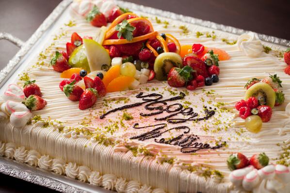 weddingcakebot's tweet photo. https://t.co/6N2AwX8uEdキレイ☆でも、美味しそう・・・なウェディングケーキ♪気に入ったデザインや参考になったウェディングケーキがあったら、リツイートしてね♪♪