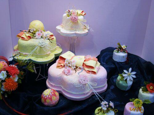 weddingcakebot's tweet photo. https://t.co/MziDm5LJ4rキレイ☆でも、美味しそう・・・なウェディングケーキ♪気に入ったデザインや参考になったウェディングケーキがあったら、リツイートしてね♪♪