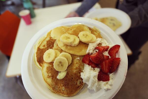 Of course @CapitalC has a killer #FatTuesday pancake breakfast. Of course I'm on a cleanse. https://t.co/9oob2Dh037