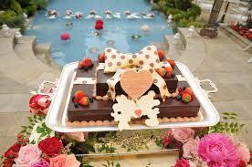 weddingcakebot's tweet photo. https://t.co/nHgTemogpQキレイ☆でも、美味しそう・・・なウェディングケーキ♪気に入ったデザインや参考になったウェディングケーキがあったら、リツイートしてね♪♪