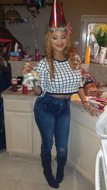 Let the shots begin !! #Lastnightsaffair http://t.co/fzjh1C8nOk<a href="/tag/lastnightsaffair"class="tags">#Lastnightsaffair</a>