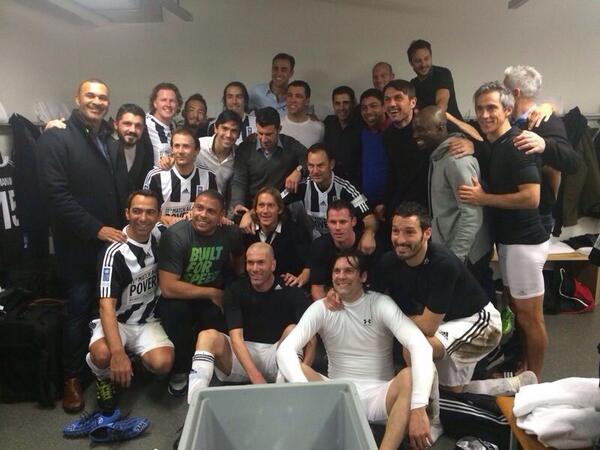 RdBoer1970's tweet photo. R: just finished the game against poverty. 8-6 victory. Look at this team.  All legends together in the dressingroom http://t.co/l3rwOpdka8