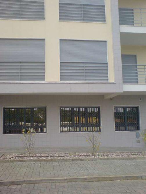 janelas de sacada de abrir com oscilabatente  em aluminio termico e gradiamentos e estores … acmcaixilharialisboa.com/es/fotos/118/