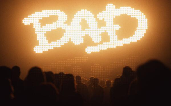 mjjforever0's tweet photo. Michael Jackson Bad Tour ♥ http://t.co/ewMmQUTDsx