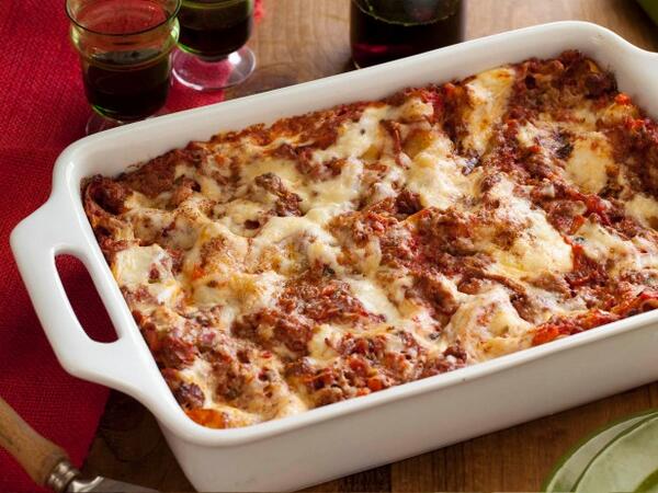 CookingChannel's tweet image. Cheesy, saucy splendor: we've rounded up Cooking Channel's best-rated comfort food recipes. oak.ctx.ly/r/rn95