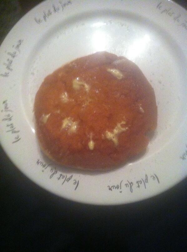 StoreyJoe's tweet photo. Just got presented a pancake from the toaster fuck of haha http://t.co/5JjFLWznN6