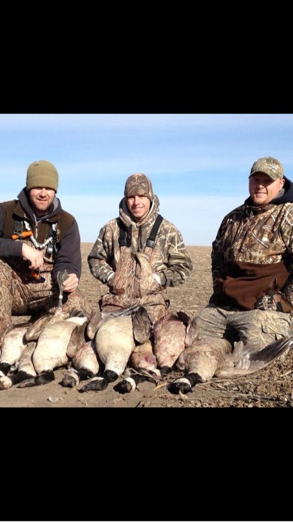 LeerTyler's tweet image. This is from awhile ago but it was a good day with my buds!