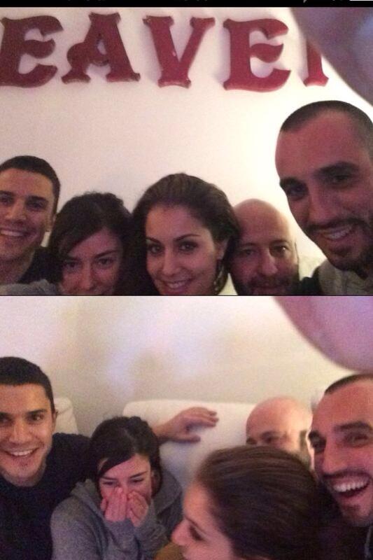 HibaAbouk's tweet photo. Con mi equipo @alexgonzalezact @PedroGarayB @albertogardi79 @Kurandarep @ElPrincipe_tv viendo #ElPrincipe5 FELIZ http://t.co/DM2hXS2F22