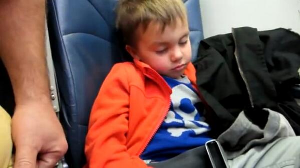 GretaLynnMc's tweet photo. I loved it when Rocktard was falling a sleep in the plane that was so adorable. #5yrsofSHAYTARDS @shaycarl http://t.co/MIi7UzCg7B