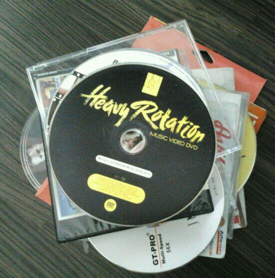 hypmetalkid's tweet image. Nemu ini pas ngaduk2 CD, gue pikir ini semacam band power metal/hard rock. Shit... #KorbanPHP