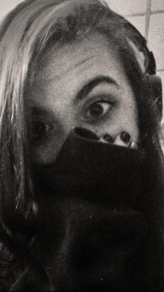 BrookChiasson's tweet photo. my fallowers should message me http://t.co/BmLoCg33VG
