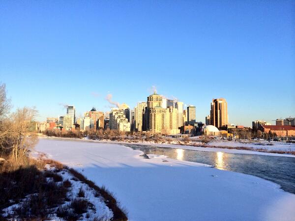 WeExploreFr's tweet photo. #Calgary : a city where life is good ! =>  "Just wrapping up one of our 332 sunny days a year." http://t.co/1JmActXZUS by @TourismCalgary