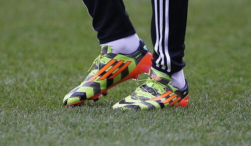 Fútbol, fútbol más fútbol ❤️⚽️ on Twitter: "Los zapatos Gareth Bale durante el entrenamiento Gales http://t.co/B4WMOSZb7k" Twitter