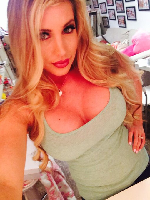 All done shooting for http://t.co/KrTNqWxozj now it's time to eat 🙌 taking @iamivanxxx on a dinner date<a href="/tag/hollywood"class="tags"><span>#hollywood</span></a><a href="/tag/justsayin"class="tags"><span>#justsayin</span></a>