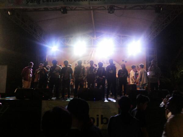 tng_bxcom's tweet photo. Seluruh peserta BEATBOX BATTLE GROUP #KOTAK @TNGBeatboxUnite @Kota_Tangerang http://t.co/TO68MagMUI