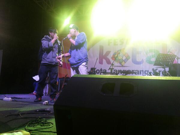 tng_bxcom's tweet photo. Perform Juri @M_IkhsanFirdaus @DfauzanHD at BEATBOX BATTLE GROUP #KOTAK @TNGBeatboxUnite @Kota_Tangerang http://t.co/2aoSIUNu7d