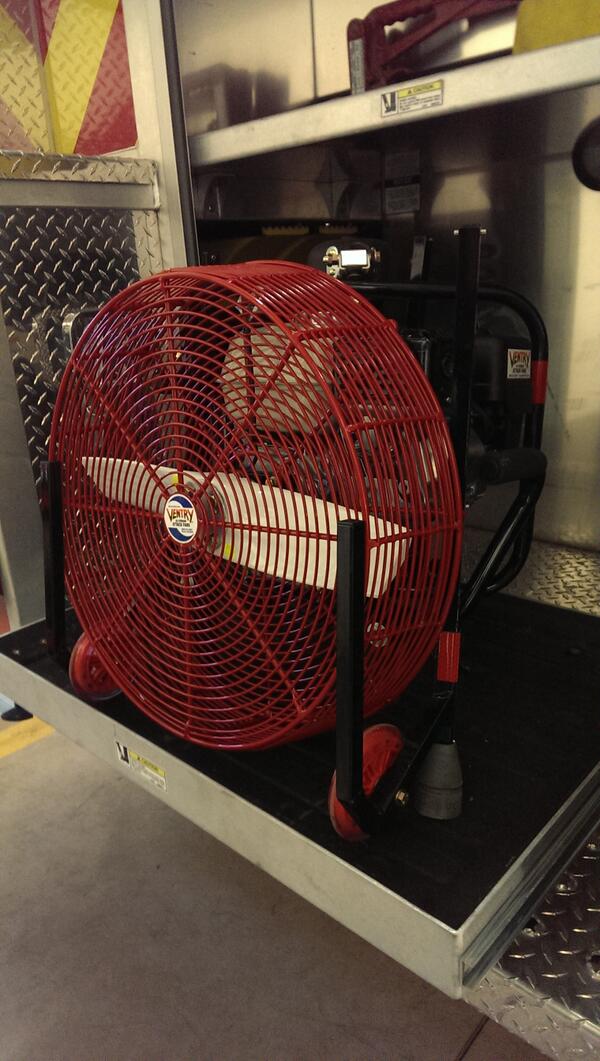 KeithFlyer's tweet image. New 20" Ventry ppv fan on the new #CRVFD engine..18000CFM will take care of anything! @Geltech