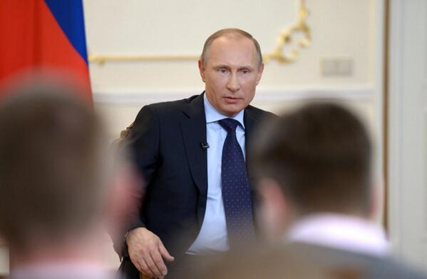 vnewsmv's tweet photo. Ukraine ah adhi sifain nufonuvan: Putin  http://t.co/TBL9PzedU0 via @vnewsmv http://t.co/aj4NxVllTS