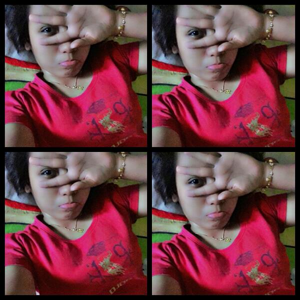 NiesNisreen's tweet photo. Bored muchhhhhoooo >,< http://t.co/8kpS6adUtx