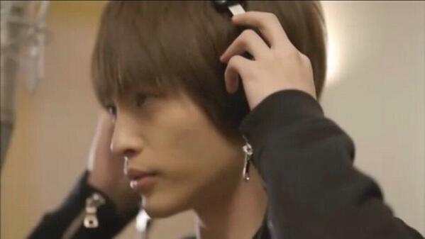 __t___haruyuta's tweet photo. ((  僕は君を知ってる
        そんな風に言えたらいいな  ))

玉森くんが、皆のTLにお邪魔しますよ！マイペースで、めんどくさがりな俺だけど、気になったらそのぐるぐるボタンポチッとな♪140文字の中で、ゆるーくお話しよ！ http://t.co/48yWrYOJ2u