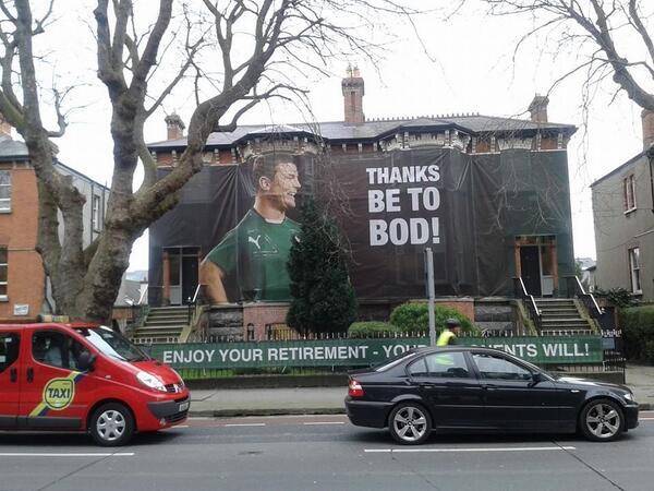 FolkVML's tweet photo. We're paying homage to @BrianODriscoll this morning in TMCC. #thanksbetobod http://t.co/rXhQPAkyu3