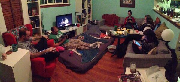 FoxyMsMoxie's tweet photo. Ah yessss #readingparty #myfriendsarethebest #youtubefire http://t.co/a6Qpws2Cna