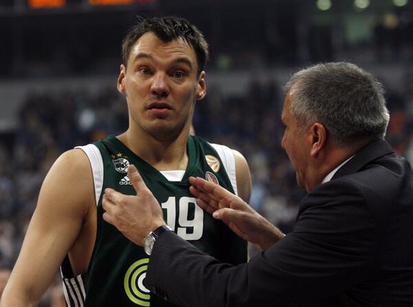 EuroLeagueGR's tweet photo. - Πόσο έγινα;
- 38...
- Κιόλας; Μήπως κάνεις λάθος;
- Οχι, σήμερα είναι τα 38α γενέθλιά σου! Happy Birthday Saras.. http://t.co/4VHCV3ySBz