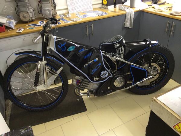 2014 <a href="/Edgarshirts/">Edgar</a> <a href="/Fitnesexclusive/">Donna seal</a> <a href="/RedgateBakery/">Redgate Bakery</a> @GG_Blackbird