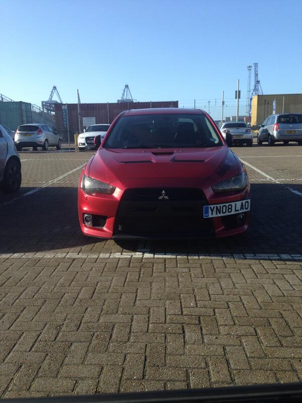 YN08 LAO displaying Inconsiderate Parking