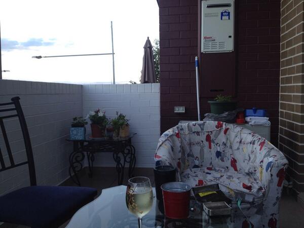 Güzel bir akşamüstü ve beyaz şarap veee Jale özkasım