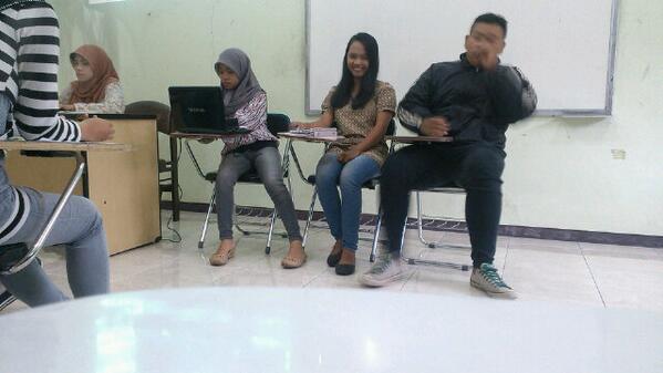 Presentasi Jaringan Informasi Digital. 27-02-'14 <a href="/sabrinalaras/">Larasati Nur Sabrina</a>
