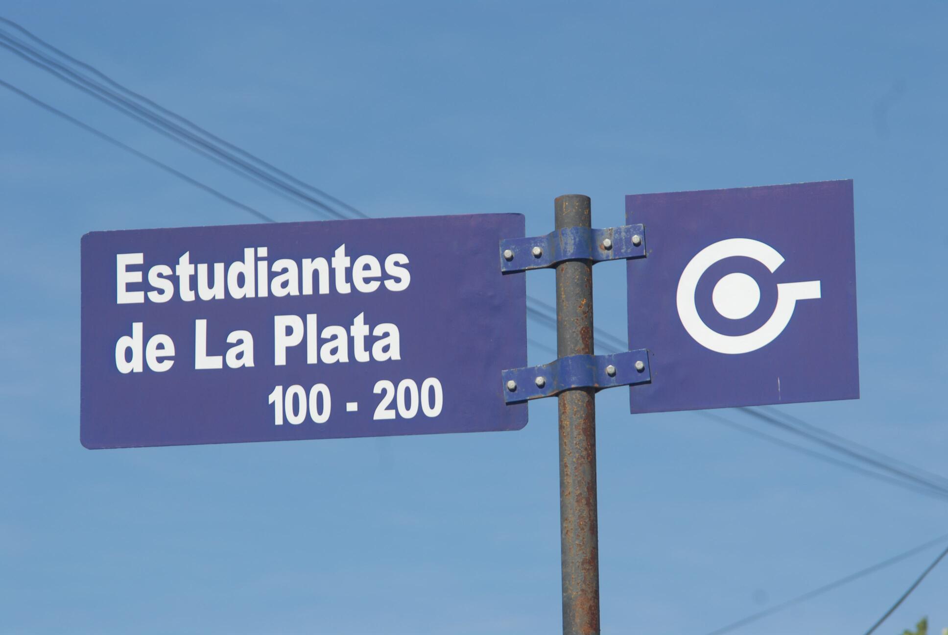 Calle Estudiantes de La Plata - Neuquén
