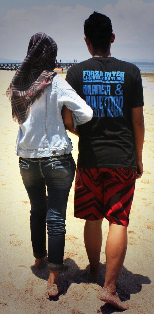 fadlisyam1908's tweet photo. ambon @Ichsan_Hariyadi: Beras basah beach ^_^ http://t.co/S68OJ0jXKz”
