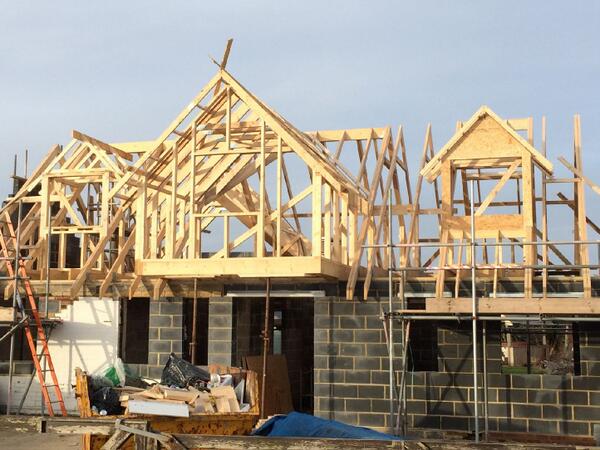 ShergoldStewart's tweet photo. New roof being completed another talent from the boys http://t.co/DLsV7G4W9T
