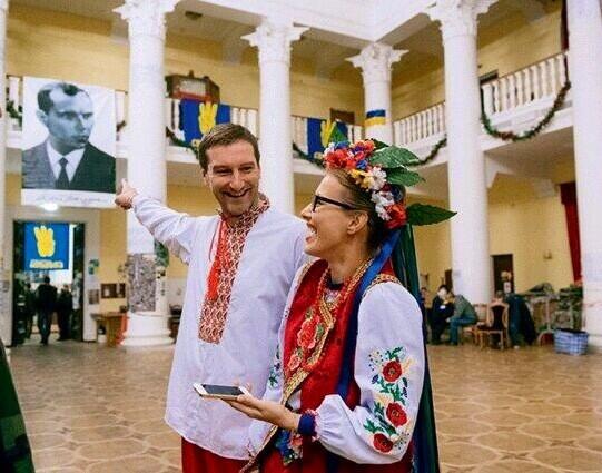 Bh9aI_LIEAEoq5F.jpg:large