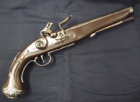 イエローサブマリン秋葉原本店 ミント ホビーフロア Auf Twitter トイガンコーナオススメ品 Ktwエアコッキング フリントロックピストル 時は大航海時代 海賊達が愛用した銃です レトロな雰囲気が堪りません Ktw フリントロックピストル エア