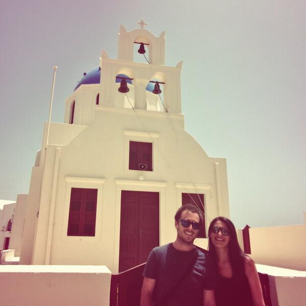 ZoeSymons's tweet photo. Wish we were back here right about now @10grova #Santorini #iwantagyros http://t.co/G5NGRkfhoN