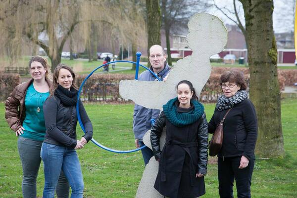 De nieuwe redactieleden van Kijk op de Wijk! v.l.n.r. Karin, Mirjam, Roelof, Ilhame, Trijna