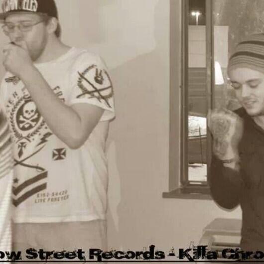 killerc69's tweet image. Just chillin with the homies #killachron #killercampbell #cumbowstreetrecords #rap #money #faded