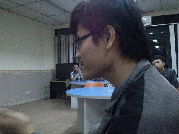 rahmadjati's tweet image. Salah satu pembelajar sejati paling keren di @TransformersITT hadir di kelas @far_bandung. You rock, @hanhanifu!