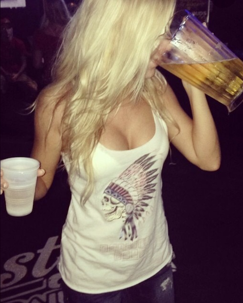 theCHIVE's tweet photo. IT'S FRIDAY!!! http://t.co/TStcEIBAXY