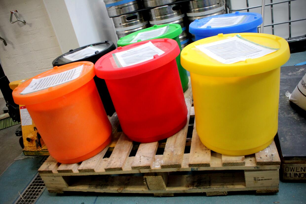 Large play hotsell doh tub