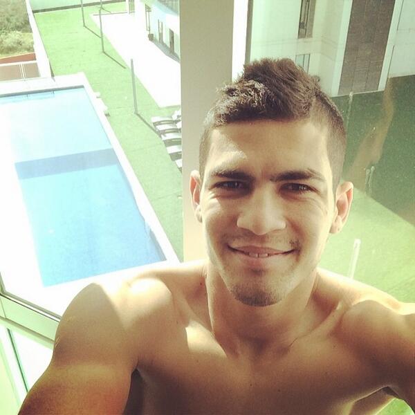 Cleiton23CAOS's tweet photo. Buenos días a todos! Listo para el partido de hoy! / Good Morning! Ready for today's match! @DelfinesFutbol http://t.co/B3W3p1Luyc