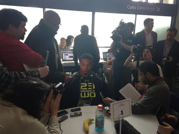 RVargasWrites's tweet image. The media swarms #Tulane WR Ryan Grant at the combine in Indy.