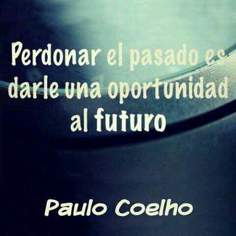 karmoles's tweet photo. Perdonar el pasado es darle una oportunidad al futuro. http://t.co/x6DQgLLyNf