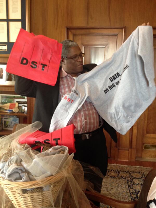 MayorSlyJames's tweet photo. Thanks to @dstcareers @bigdatakc @bigdatafest &amp; @milliecross for the #Frosty swag &amp; congrats to the DST team! #bdkc http://t.co/sKwiBhjeQ6