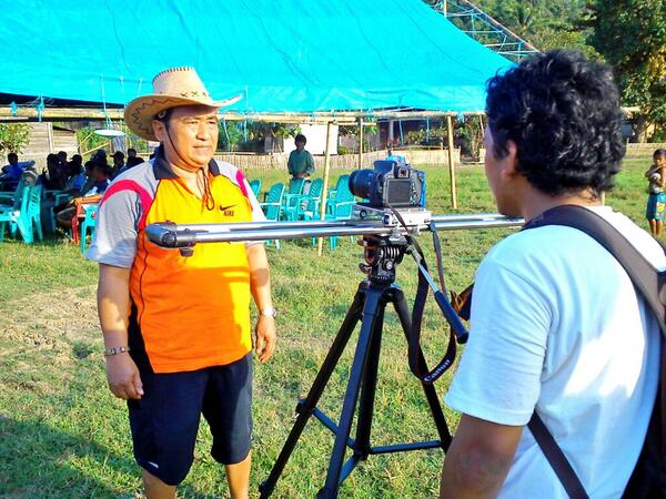 Bintang9_'s tweet photo. Wawancara di kaki gunung sandapang sulawesi barat http://t.co/RbX2yo4Nnq