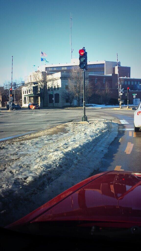 scknurr's tweet image. @CityofMadison please better mark the left turn lane here. #betterflow