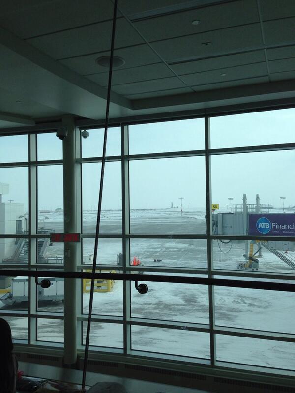agnewwfg's tweet photo. Sitting in airport, cant wait to get to Hawaii and leaving the frozen tundra. http://t.co/rObJJuwXiS